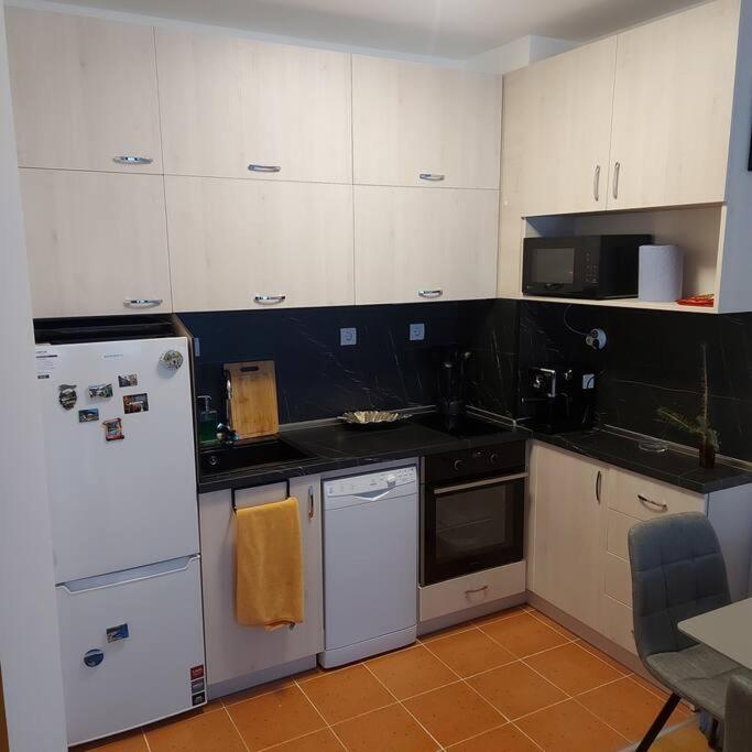 Ferienwohnung Семи Гарден Borowez Exterior foto